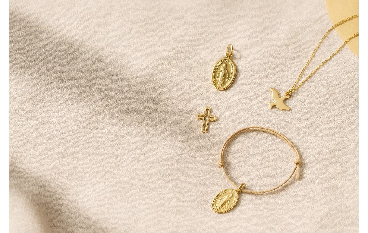 Cadeaux de baptême et communion : choisir un bijou religieux